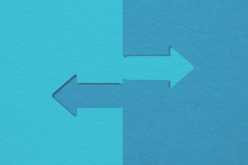 opposite direction arrows